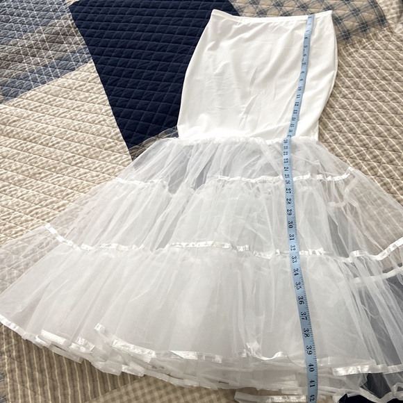 PRICE⤵️ Crinoline Undergarment for Mermaid Dresses-NEVER WORN - Picture 3 of 6